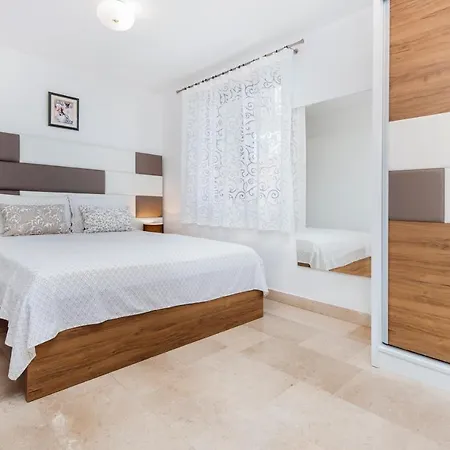Guesthouse Santin Rovinj Exterior photo