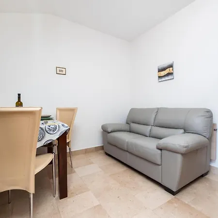 Guesthouse Santin Rovinj Exterior photo