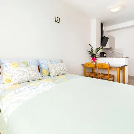 Guesthouse Santin Rovinj Exterior photo