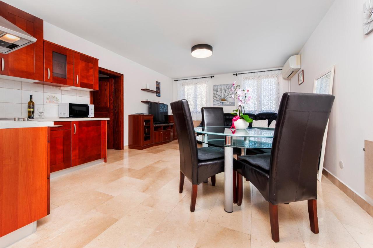 Santin Apartment